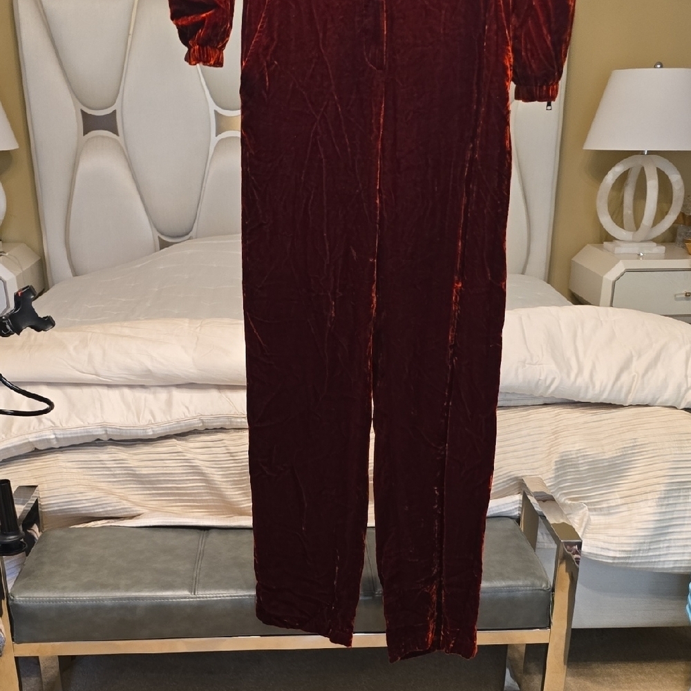 Silk BCBGMaxAzria Red Velvet Pantsuit 2 Pieces Rayon and Silk. - Picture 3 of 16